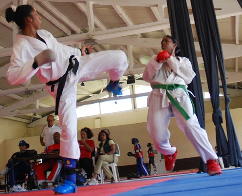 Karatecas cubanos mantienen su entrenamiento para debutar en Tokio y Panamá 2022
