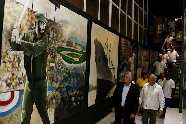 Mural dedicado a momentos gloriosos del deporte en Cuba. Foto: Jit