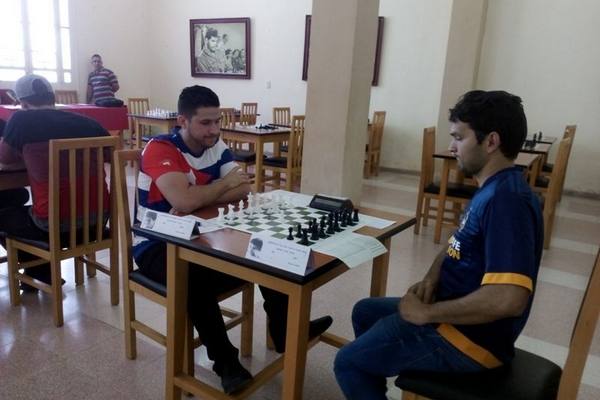 Albornoz entabla y Quesada toma el mando en campeonato cubano de Ajedrez (m)