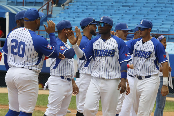 Leones conserva la cima de la IV Liga Élite del Beisbol Cubano